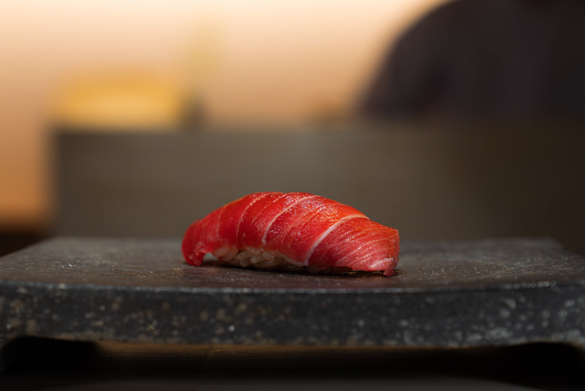 本鮪の握り – 産地直送 Bluefin tuna nigiri, Sushi Seidai Ebisu